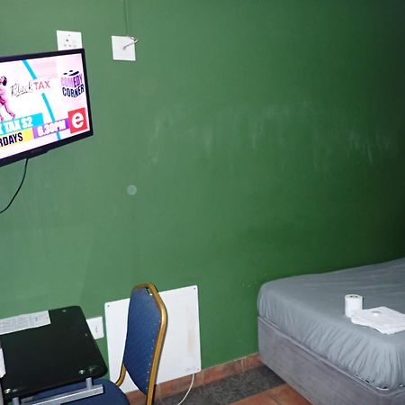 G&G Guesthouse Johannesburg Bagian luar foto