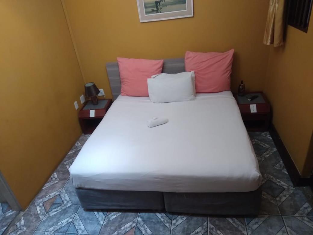 G&G Guesthouse Johannesburg Bagian luar foto