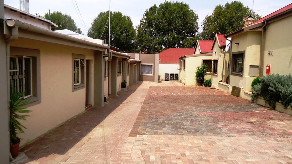 G&G Guesthouse Johannesburg Bagian luar foto